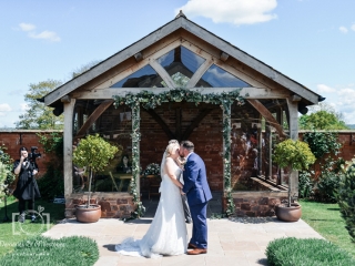 Upton Barn &amp; Walled Garden Wedding Photographer